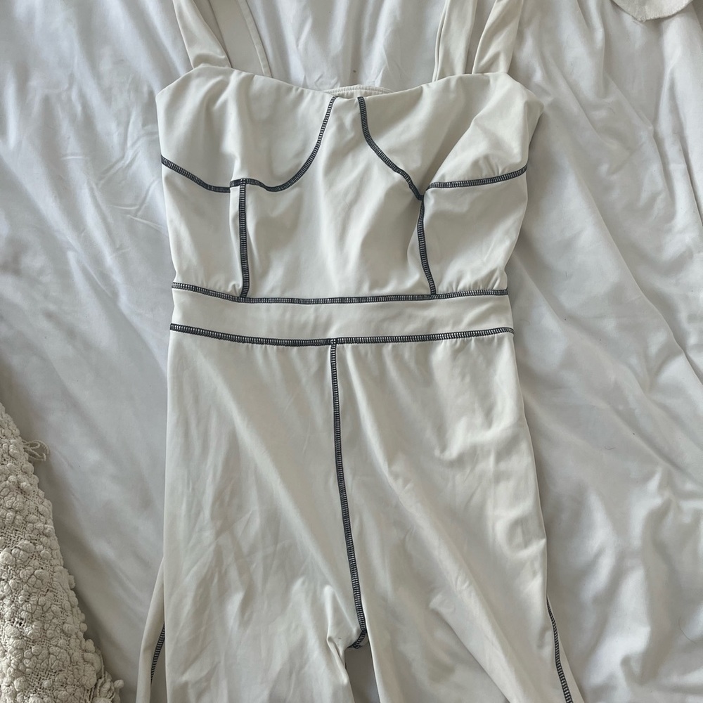 WEWOREWHAT Active Corset Bodysuit in white black contrast stitching size L
